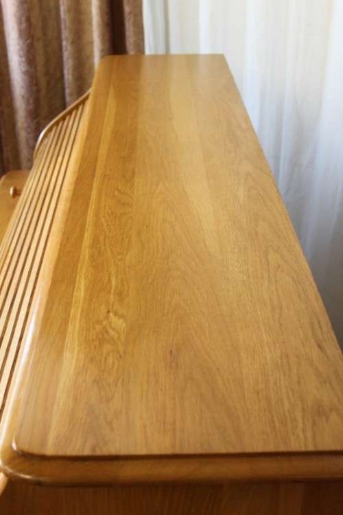 A STUNNING SOLID OAK 8-DRAWER ROLL TOP WRITING DESK/ BUREAU - GORGEOUS FURNITURE WITH LOADS OF SPACE