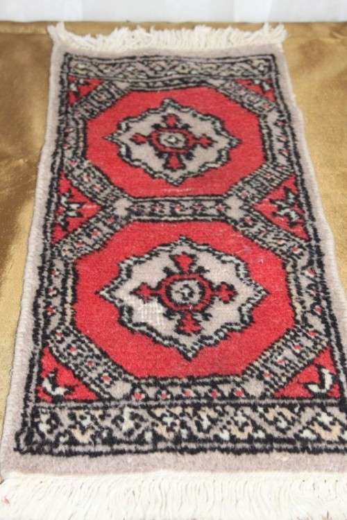 A STUNNING VINTAGE PERSIAN CARPET "TABLE CARPET" FOR A CANDELABRA, TABLE LAMP OR LARGE BOWL