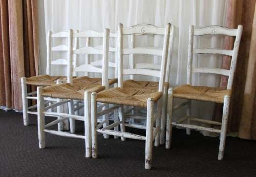 A FANTASTIC COLLECTION OF 60x WHITEWASHED WOODEN CAFE DINING CHAIRS WITH WICKER SEATS price/chair