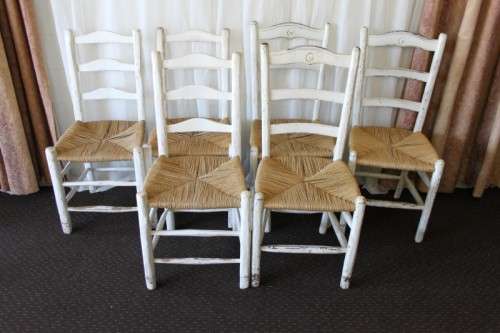 A FANTASTIC COLLECTION OF 60x WHITEWASHED WOODEN CAFE DINING CHAIRS WITH WICKER SEATS price/chair