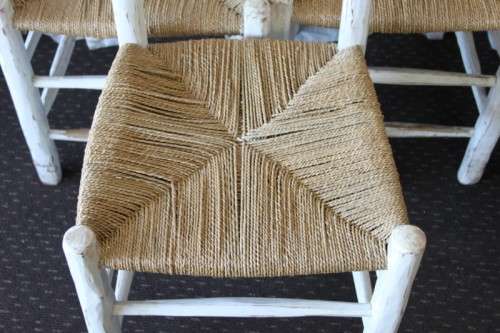 A FANTASTIC COLLECTION OF 60x WHITEWASHED WOODEN CAFE DINING CHAIRS WITH WICKER SEATS price/chair