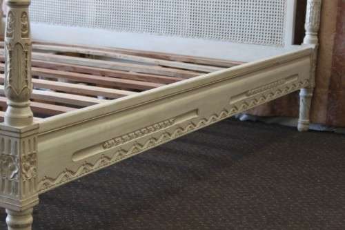 A STUNNING AND VERY STYLISH WHITE "COUNTRY STYLE" SUPER KING SIZE BED w/ BEAUTIFUL CARVED DETAILING