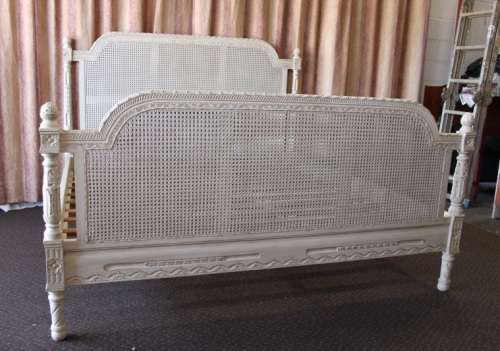 A STUNNING AND VERY STYLISH WHITE "COUNTRY STYLE" SUPER KING SIZE BED w/ BEAUTIFUL CARVED DETAILING