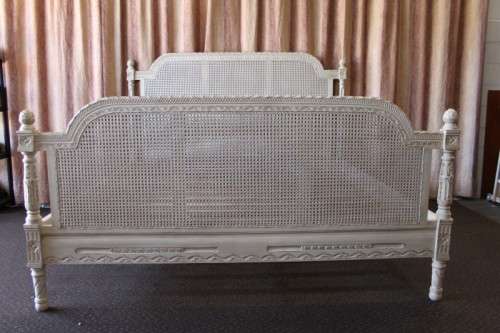 A STUNNING AND VERY STYLISH WHITE "COUNTRY STYLE" SUPER KING SIZE BED w/ BEAUTIFUL CARVED DETAILING