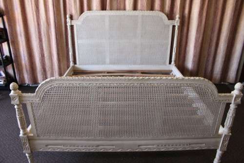 A STUNNING AND VERY STYLISH WHITE "COUNTRY STYLE" SUPER KING SIZE BED w/ BEAUTIFUL CARVED DETAILING