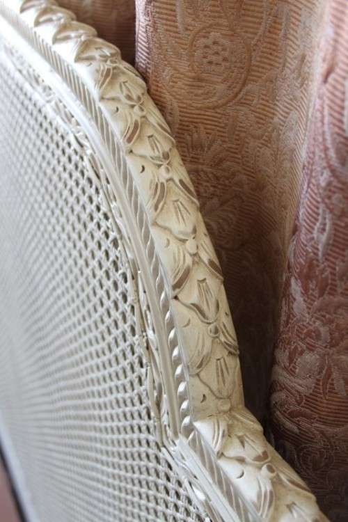 A STUNNING AND VERY STYLISH WHITE "COUNTRY STYLE" SUPER KING SIZE BED w/ BEAUTIFUL CARVED DETAILING