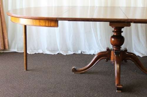 An awesome 4 To 10-seater extendable dining table w/ a spectacular carved centre pedestal | RS17
