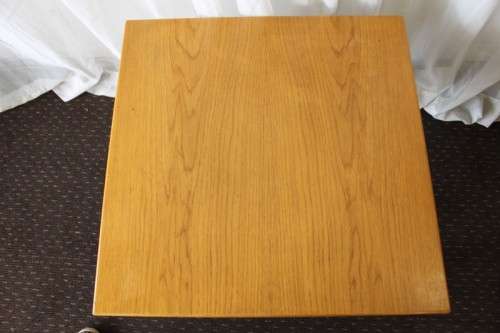 AN AMAZING "SQUARE" LIGHT OAK BENTWOOD COFFEE/ OCCASIONAL TABLE IN WONDERFUL CONDITION