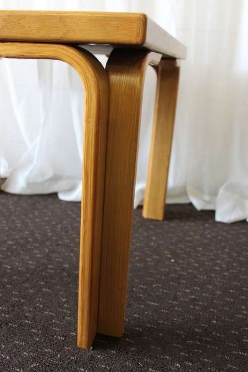 AN AMAZING "SQUARE" LIGHT OAK BENTWOOD COFFEE/ OCCASIONAL TABLE IN WONDERFUL CONDITION