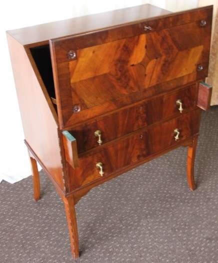 A MAGNIFICENT ANTIQUE FLIP-TOP WRITING DESK WITH TWO DRAWERS AND INLAY DETAILING