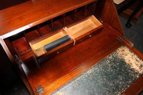 A MAGNIFICENT ANTIQUE FLIP-TOP WRITING DESK WITH TWO DRAWERS AND INLAY DETAILING