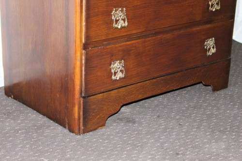 A beautiful Solidly built 5-drawer chest of drawers with stunning styling & ornate handles
