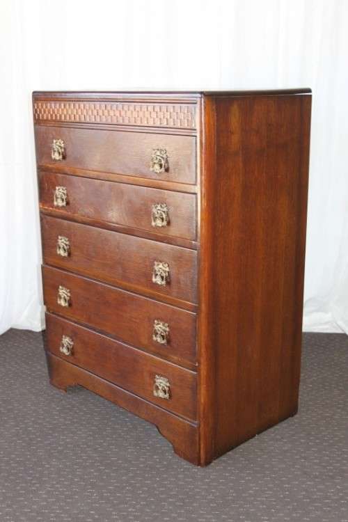 A beautiful Solidly built 5-drawer chest of drawers with stunning styling & ornate handles