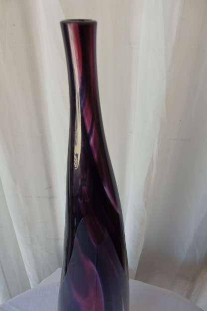 AN INCREDIBLE TALL SIGNED HAND-BLOWN GLASS "CONTEMPORARY ART GLASS" VASE IN SUPERB CONDITION