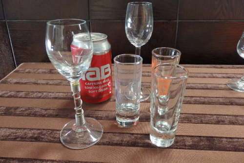 A FANTASTIC COLLECTION OF THIRTEEN ASSORTED SHERRY/ LIQUEUR GLASSES IN GREAT CONDITION