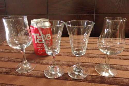 A FANTASTIC COLLECTION OF THIRTEEN ASSORTED SHERRY/ LIQUEUR GLASSES IN GREAT CONDITION