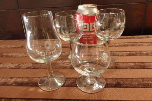 A FANTASTIC COLLECTION OF THIRTEEN ASSORTED SHERRY/ LIQUEUR GLASSES IN GREAT CONDITION