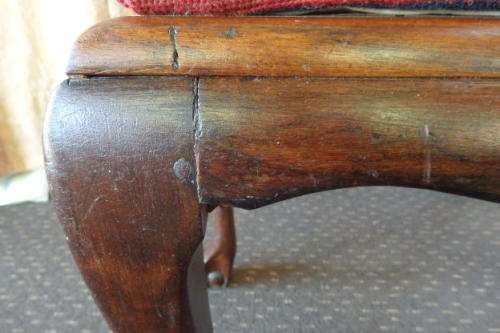 A BEAUTIFUL & ELEGANT VICTORIAN BALL AND CLAW PIANO STOOL w/ EMBROIDERED CUSHION IN GREAT CONDITION