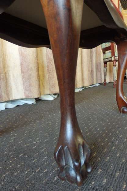 A BEAUTIFUL & ELEGANT VICTORIAN BALL AND CLAW PIANO STOOL w/ EMBROIDERED CUSHION IN GREAT CONDITION