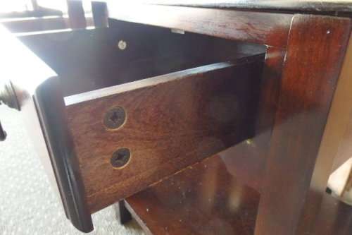 2x gorgeous modern single drawer bedside pedestals in amazing condition - Bid/Pedestal