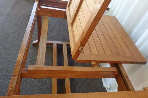 A STUNNING 6 TO 8 SEATER OUTDOOR EXTENDABLE DINING TABLE WITH A "HIDDEN" EXTENSION COMPARTMENT