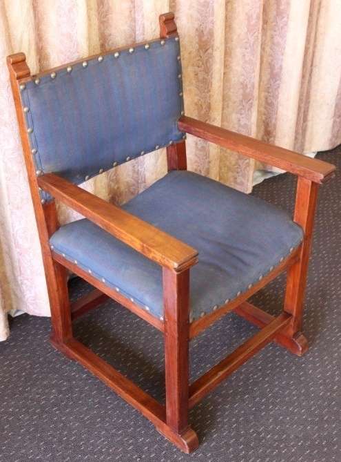 AN INCREDIBLE VINTAGE TEAK OCCASIONAL CHAIR WITH METAL STUDDED DETAILING IN WONDERFUL CONDITION!!!