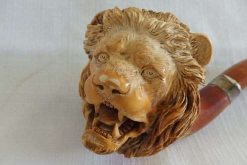A MAGNIFICENT HAND MADE LION MEERSCHAUM SMOKING PIPE - INCREDIBLE ADDITION TO YOUR COLLECTION
