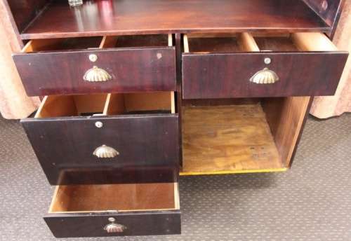 AN INCREDIBLE MOBILE BAR/ DRINKS CABINET/ PODIUM ON CASTORS IN GREAT CONDITION!!!!