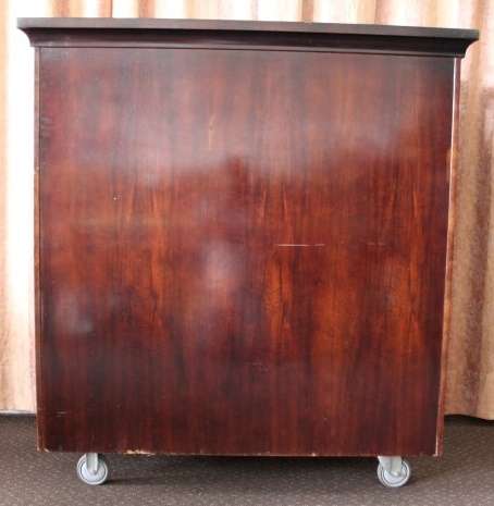 AN INCREDIBLE MOBILE BAR/ DRINKS CABINET/ PODIUM ON CASTORS IN GREAT CONDITION!!!!