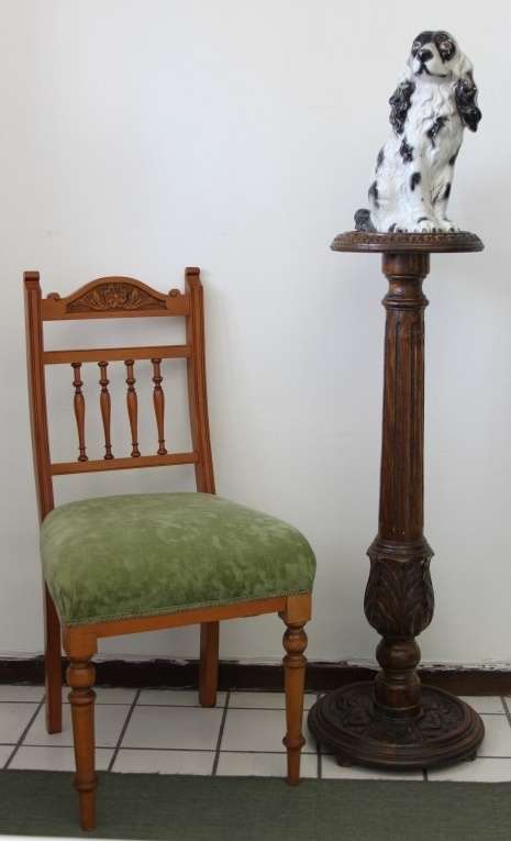A MAGNIFICENT ANTIQUE SOLID TEAK PEDESTAL STAND w/ EXQUISITE ORNATE CARVED DETAILING