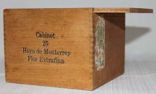 AN EXQUSITELY HAND MADE JOSE GENER EPICURE No.2 WOODEN CIGAR BOX IN FANTASTIC CONDITION!!!