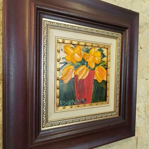 A BEAUTIFULLY FRAMED ORIGINAL SIGNED LYNETTE BARNARD OIL PAINTING WITH BOLD STRIKING COLOURS