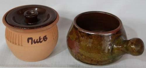 AN AWESOME VINTAGE BROWN STONEWARE GRAVY BOWL & NUTS JAR SET IN WONDERFUL CONDITION!!!