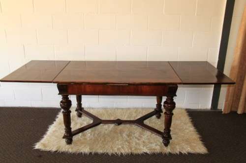 A superb antique 6 to 8 seater walnut extendable "monastery" table with "hidden" panels | RS17