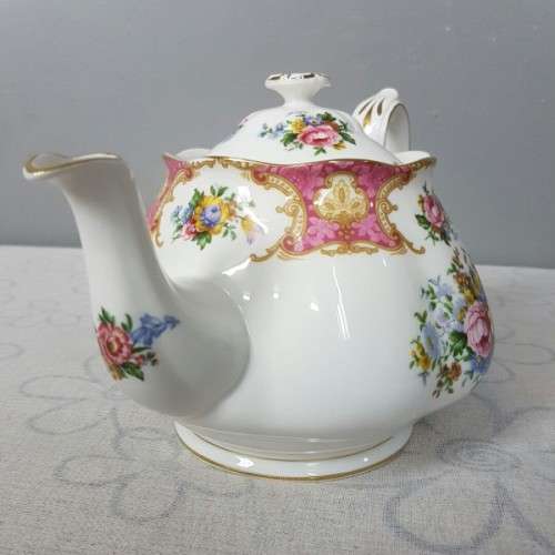 A superb Royal Albert Fine Bone China "Lady Carlyle" collection Teapot in spectacular condition