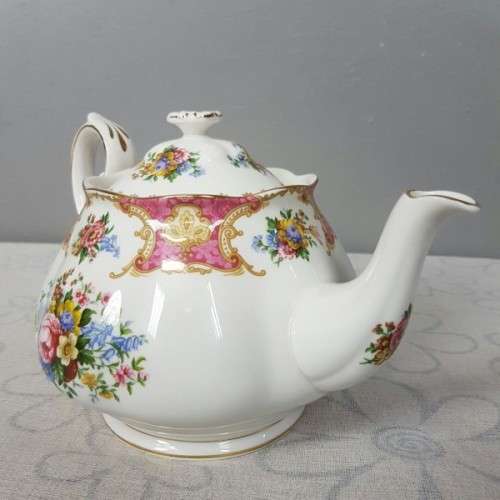 A superb Royal Albert Fine Bone China "Lady Carlyle" collection Teapot in spectacular condition