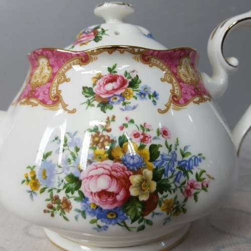 A superb Royal Albert Fine Bone China "Lady Carlyle" collection Teapot in spectacular condition