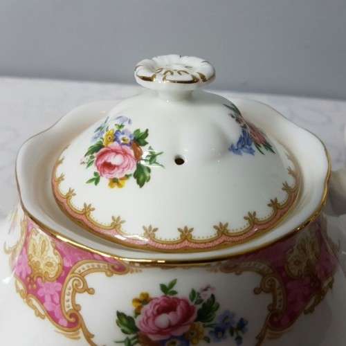 A superb Royal Albert Fine Bone China "Lady Carlyle" collection Teapot in spectacular condition