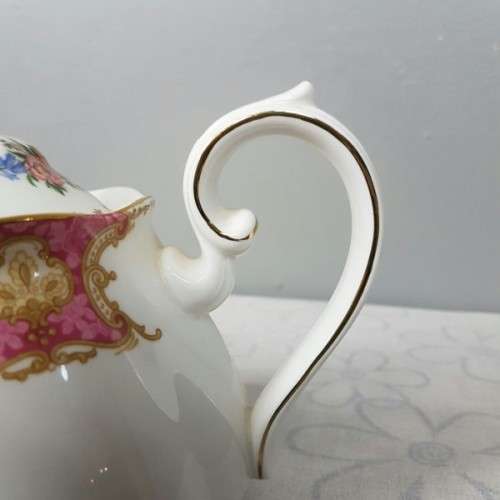A superb Royal Albert Fine Bone China "Lady Carlyle" collection Teapot in spectacular condition