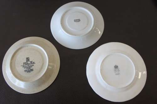 A beautiful collection of assorted porcelain & ceramic saucers & small plates in good condition!!!