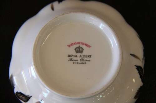 A stunning Royal Albert "Queen's Messenger" series fine bone china milk jug & sugar bowl set