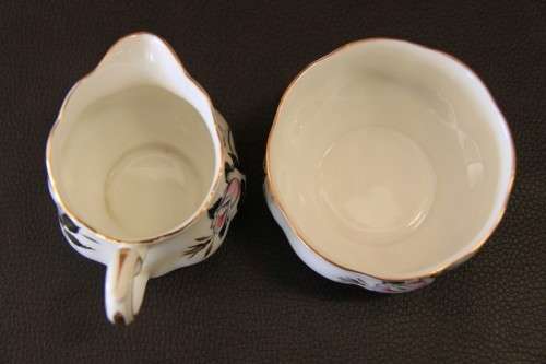 A stunning Royal Albert "Queen's Messenger" series fine bone china milk jug & sugar bowl set