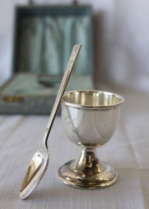 An exquisite vintage (c1950's) ''Angora'' silver plated "breakfast" egg serving set in its box