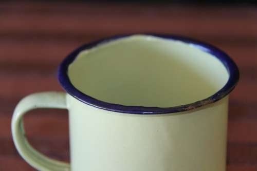 An awesome collection of enamel ware, mug, spoon, perfect for the lapa/braai area