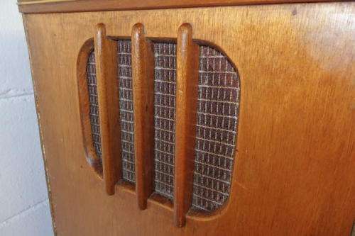 A stunning vintage/ antique? radiogram cabinet with beautiful period style detailing