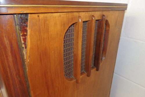 A stunning vintage/ antique? radiogram cabinet with beautiful period style detailing