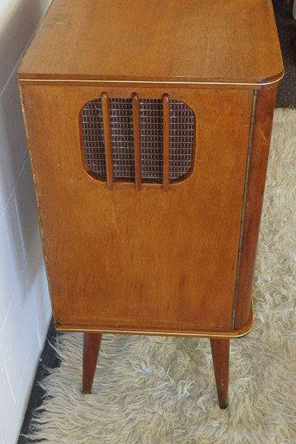 A stunning vintage/ antique? radiogram cabinet with beautiful period style detailing