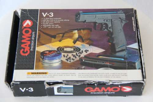 An awesome ''Gamo V-3'' semi-automatic 4.5 calibre air pistol with clip in great condition!!!