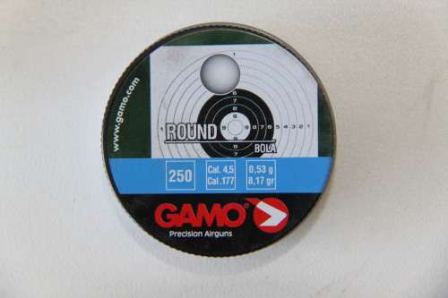 An awesome ''Gamo V-3'' semi-automatic 4.5 calibre air pistol with clip in great condition!!!