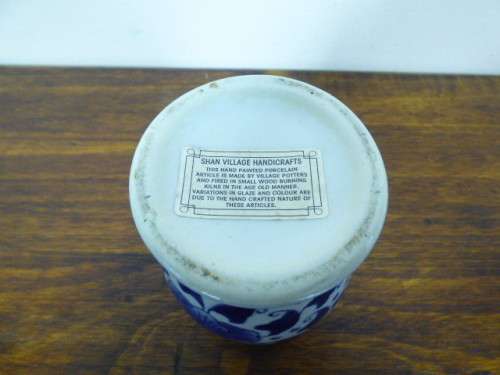 An exquisite hand painted "blue and white" Ming dynasty type porcelain ginger jar with a lid